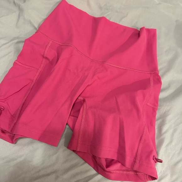 Gym shark shorts and top - Picture 6 of 9